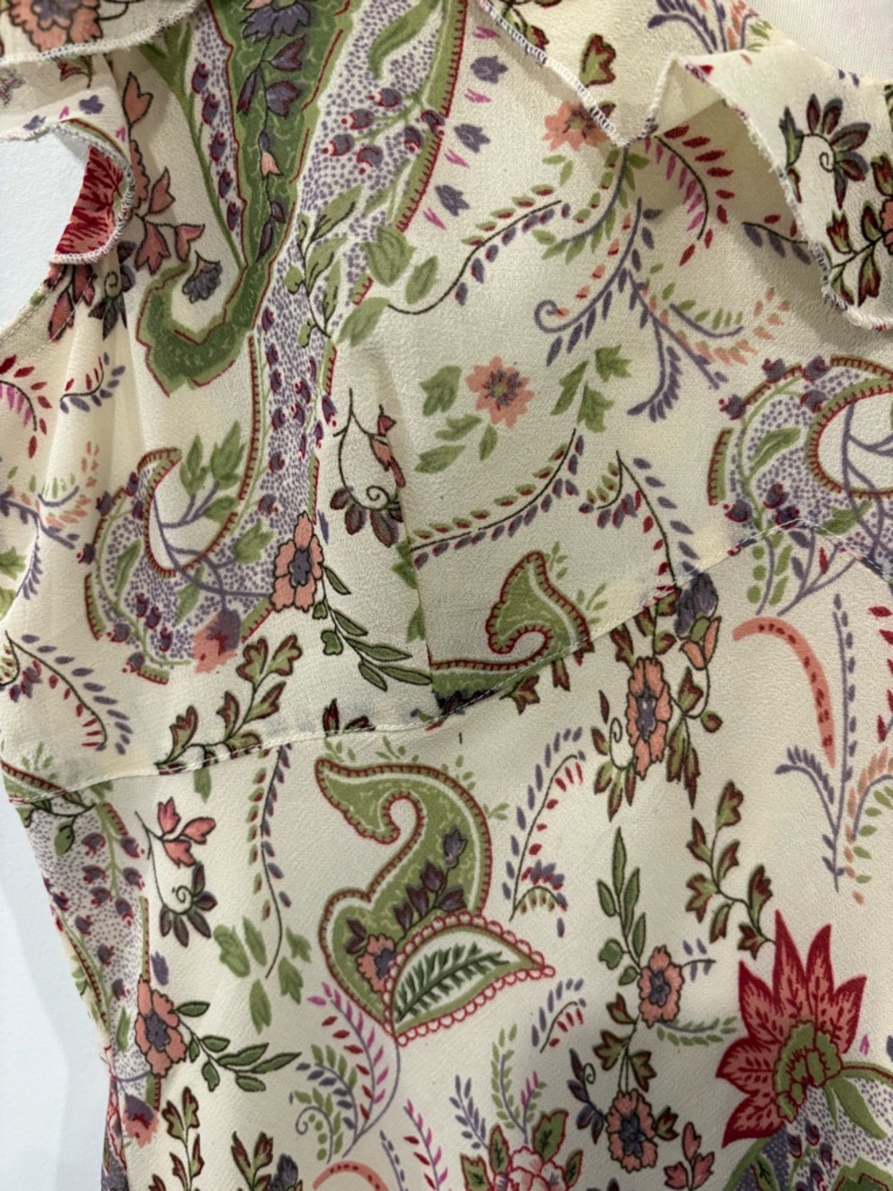 Floral Paisley Ruffle-Trim Sleeveless Dress in Cream brand: poet - Picture 3 of 8